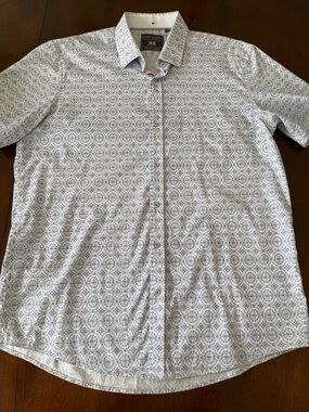Men XL Robert Graham Light Blue & White Short-Sleeve Button-Down Shirt